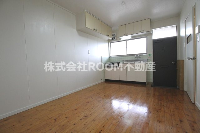 ガーデンR2の居間・リビング