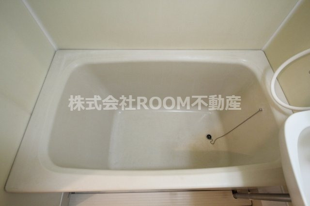 ガーデンR2の浴室