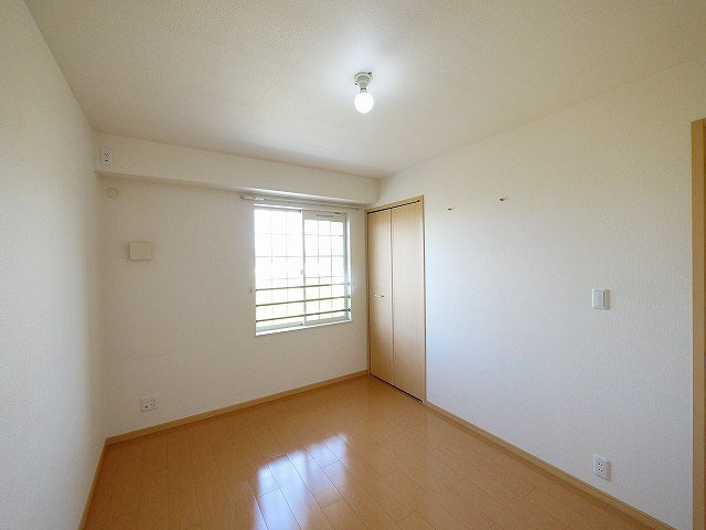 エスメラルダの洋室|使い勝手のいい洋室です