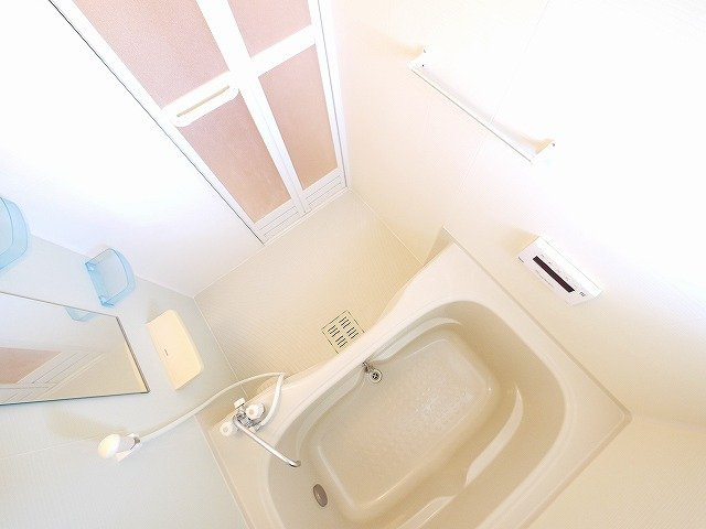 エスメラルダの浴室|お風呂で日々の疲れを落としましょう