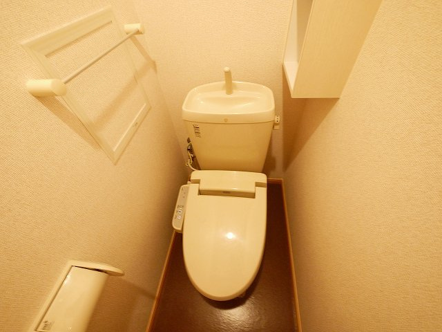 エスメラルダのトイレ|ゆったりとした空間のトイレです