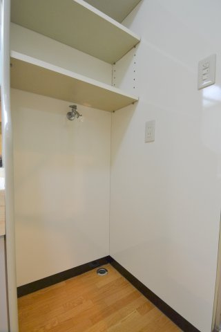 田渕ビルA棟の洗面所|室内洗濯機置場