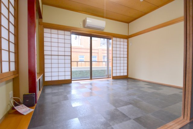 田渕ビルA棟の洋室
