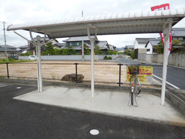 総社市中央６丁目のアパートのその他共用部分|自転車置き場