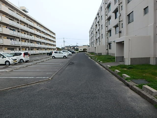 ビレッジハウス米子2号棟の駐車場