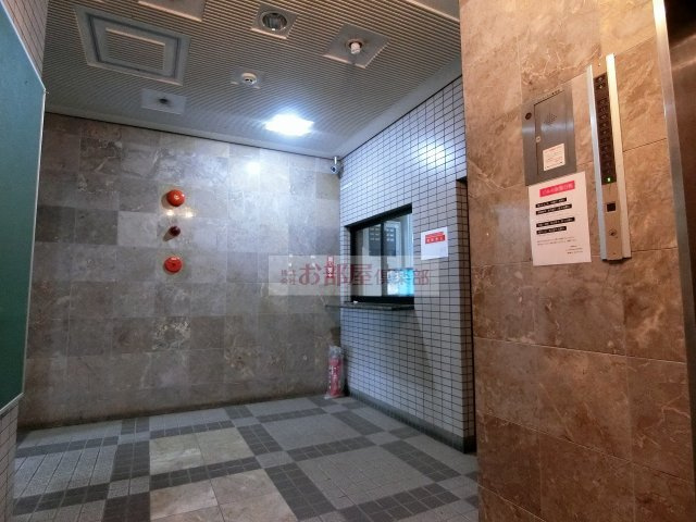アーバンクルーザー六ツ門のエントランス|落ち着いたエントランスです
