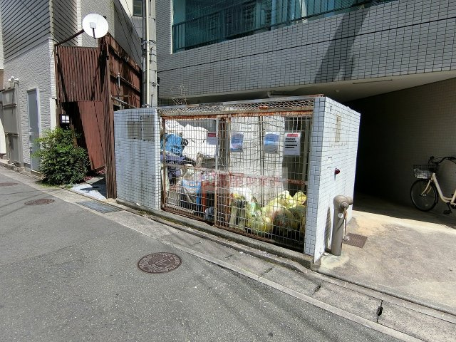 アーバンクルーザー六ツ門のその他共用部分|敷地内にゴミ置き場があります