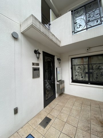 K's Garden下井草のエントランス