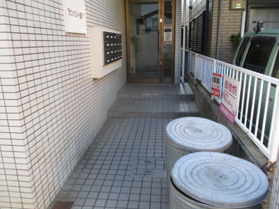 【エントランス】 | ラビッツコート聖天下