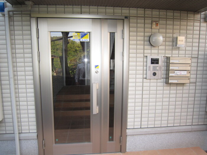 上益城郡御船町大字豊秋のアパートのエントランス