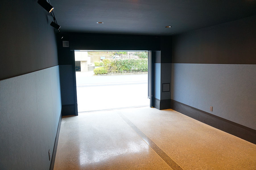 inCELL ADMIT 袖ヶ浦の駐車場|シャッター付きガレージ