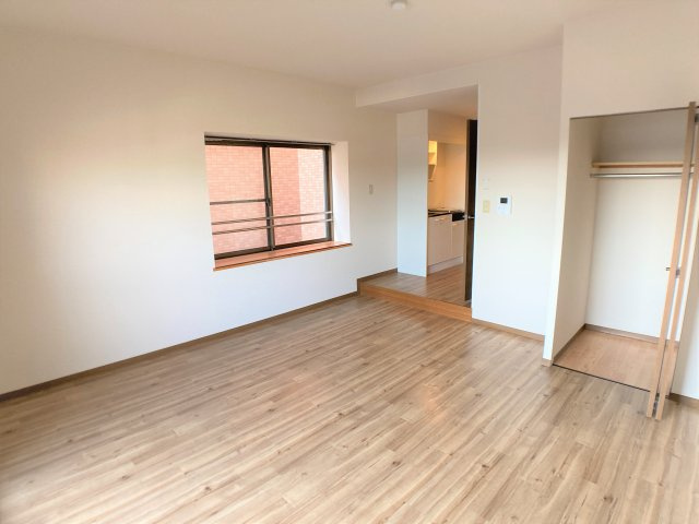 第10タツミビルの居間・リビング