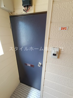 【玄関】 | ユトリロ三本木３