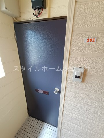 【玄関】 | ユトリロ三本木３
