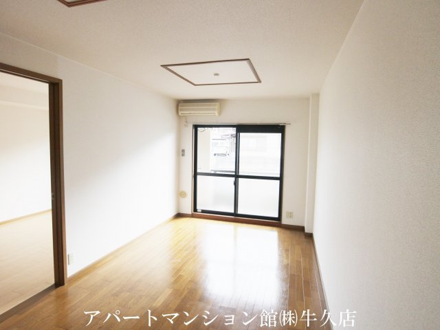 グランセレッソ弐番館の居間・リビング