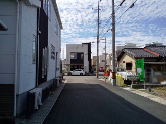 【前面道路含む現地写真】