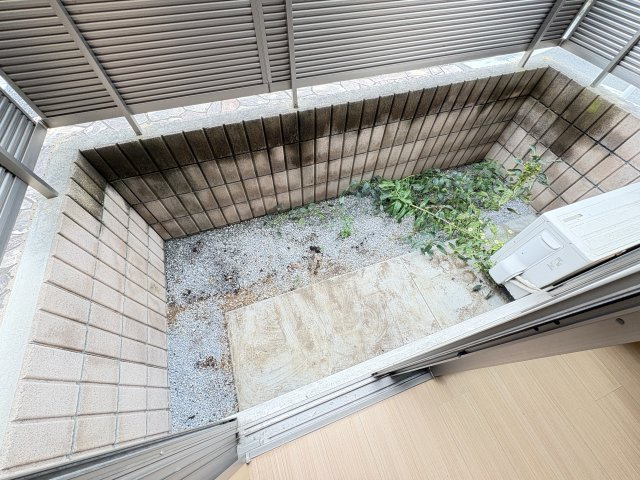 パルレの玄関|写真は同建物の別部屋を参考に掲載しております。