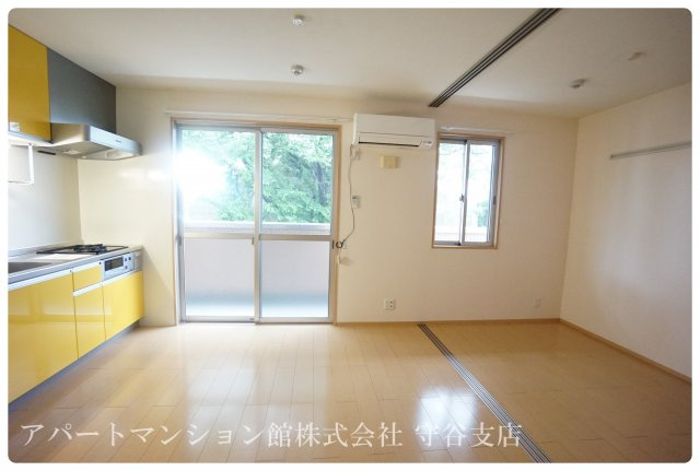 ドミール・ヤマキの居間・リビング