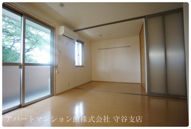 ドミール・ヤマキの居間・リビング