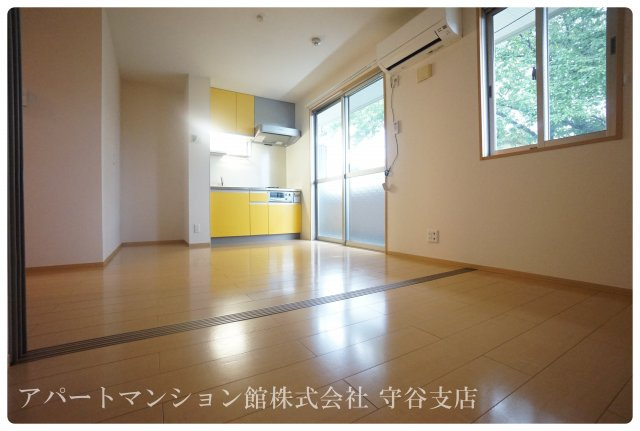 ドミール・ヤマキの居間・リビング