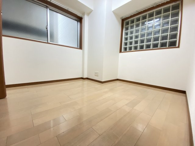 BGC難波タワーの洋室