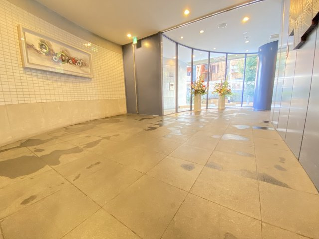 BGC難波タワーのロビー