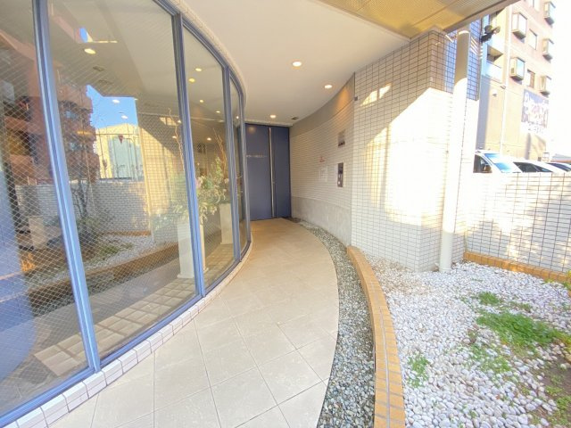 BGC難波タワーのエントランス