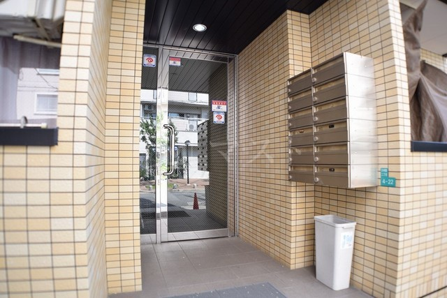 パナハイムなんばのエントランス