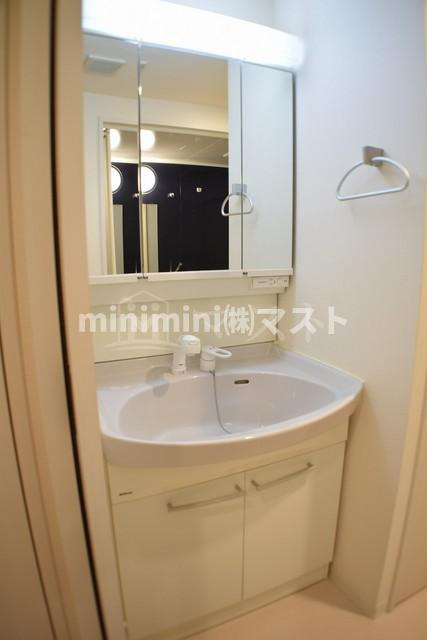 グランディールＮＡＭＢＡの洗面所