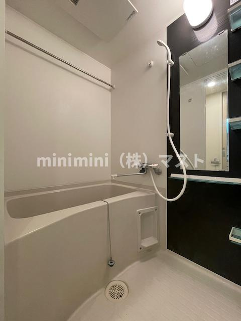 ラシュレエグゼ夕陽丘の浴室