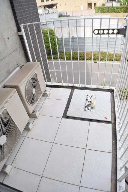 ラ・ドゥセール湊町のバルコニー