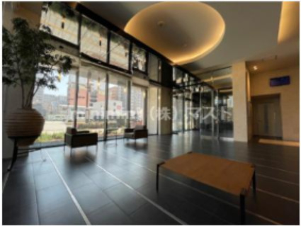 CITY SPIRE難波グレイスの駐車場