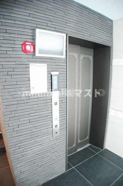 アドバンス難波ウインズのロビー