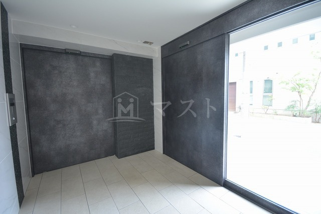 レオンヴァリエ天王寺北のロビー