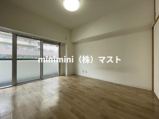 アークハイム川島の洋室