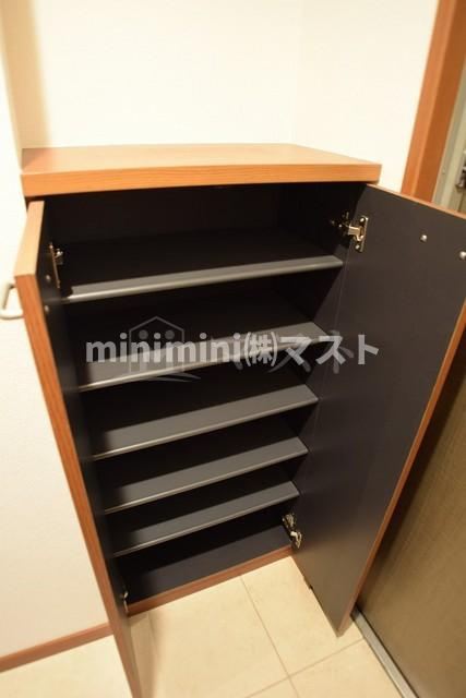 幸田マンション幸町の収納|玄関収納1