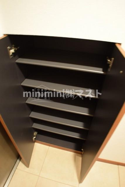 幸田マンション幸町の収納|玄関収納2