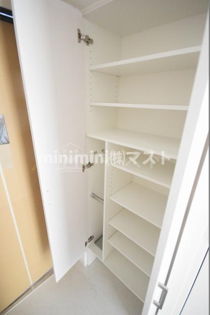 エスリード難波セントラルの収納