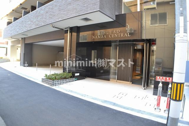 エスリード難波セントラルのエントランス