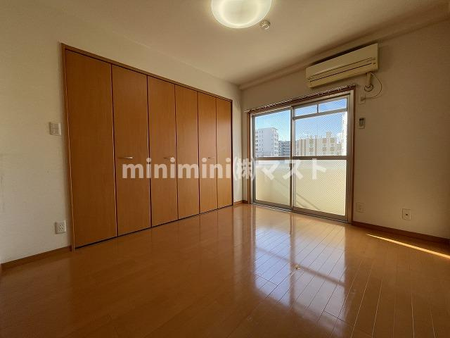 日興桜川ハイツの洋室