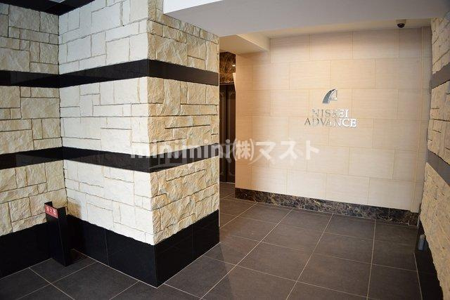 アドバンス難波南シャルムのロビー|高級感漂うエントランス