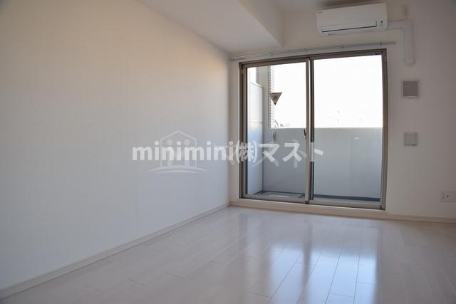 アドバンス難波南シャルムの居間・リビング|この部屋ではインターネットが無料で使用できます。