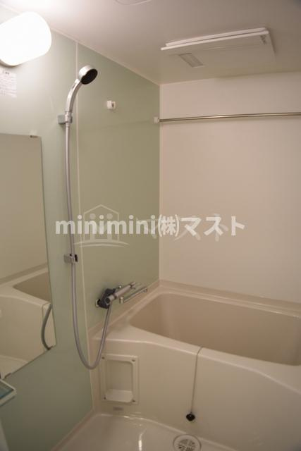 アドバンス難波南シャルムの浴室|浴室暖房乾燥機付いています。