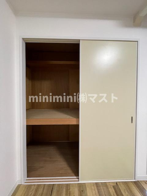 ラムール難波南の収納