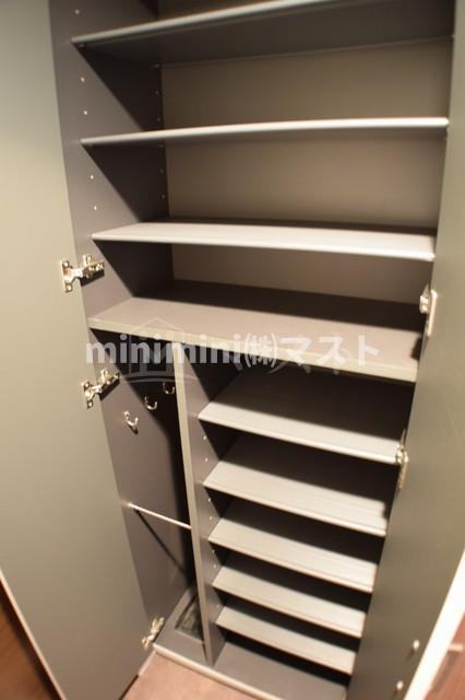 プレサンス難波フィネストの収納