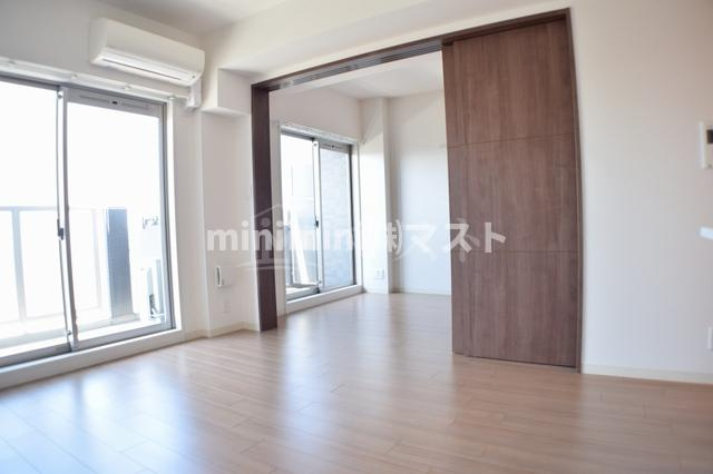 プレサンス難波フィネストの居間・リビング