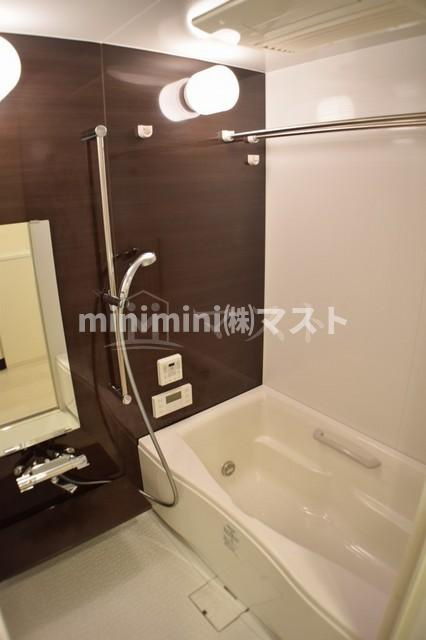 プレサンス難波フィネストの浴室