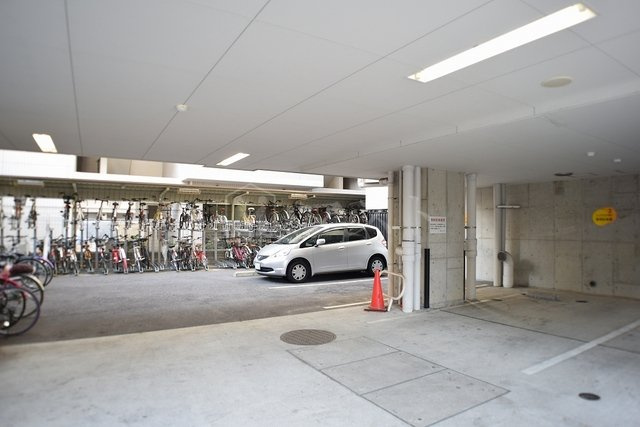 ＫＤＸレジデンス難波南の駐車場