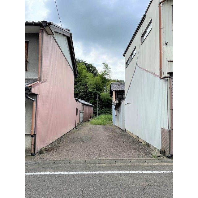 美濃市米屋町の駐車場の外観