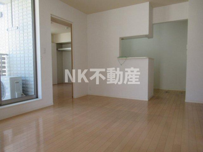 【居間・リビング】 | ボヌールオオハス（弥刀賃貸） | こちらの居間で趣味の時間をお楽しみください